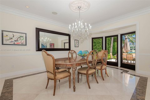 Villa ou maison à vendre à Miami Beach, Floride: 6 chambres, 539.67 m2 № 1937671 - photo 30