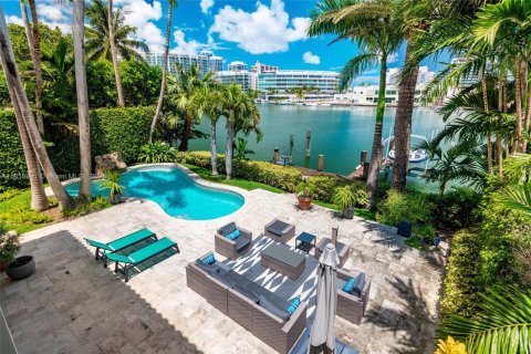 Villa ou maison à vendre à Miami Beach, Floride: 6 chambres, 539.67 m2 № 1937671 - photo 4