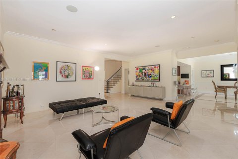 Villa ou maison à vendre à Miami Beach, Floride: 6 chambres, 539.67 m2 № 1937671 - photo 17
