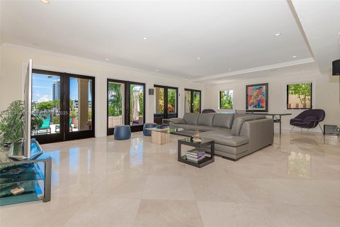 Villa ou maison à vendre à Miami Beach, Floride: 6 chambres, 539.67 m2 № 1937671 - photo 22