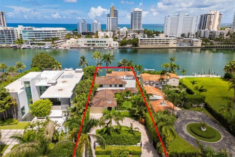 Villa ou maison à vendre à Miami Beach, Floride: 6 chambres, 539.67 m2 № 1937671 - photo 3