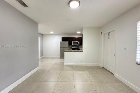 Appartement à louer à Wilton Manors, Floride: 2 chambres № 1966433 - photo 3