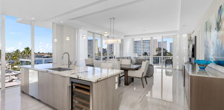 Condo in Fort Lauderdale, Florida, 3 bedrooms  № 1664218
