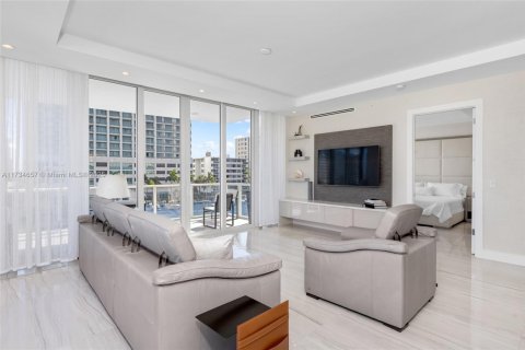 Condo in Fort Lauderdale, Florida, 3 bedrooms  № 1664218 - photo 10