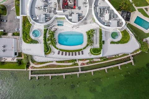 Купить кондоминиум в Бей-Харбор-Айлендс, Флорида 2 спальни, № 2036152 - фото 3