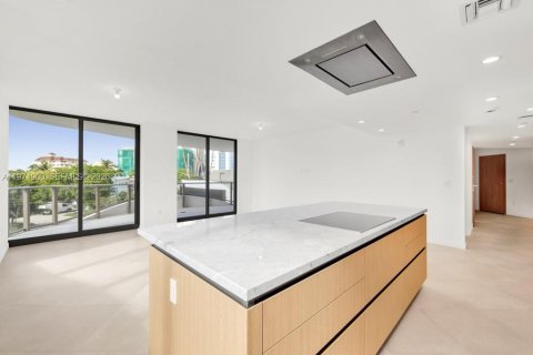 Купить кондоминиум в Бей-Харбор-Айлендс, Флорида 2 спальни, № 2036152 - фото 17