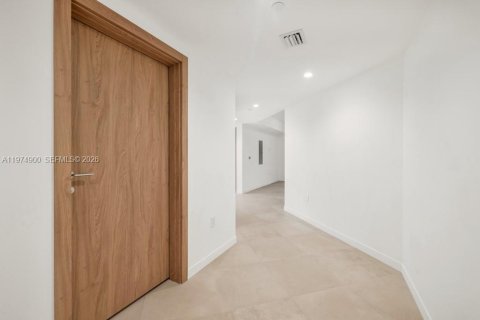 Купить кондоминиум в Бей-Харбор-Айлендс, Флорида 2 спальни, № 2036152 - фото 7