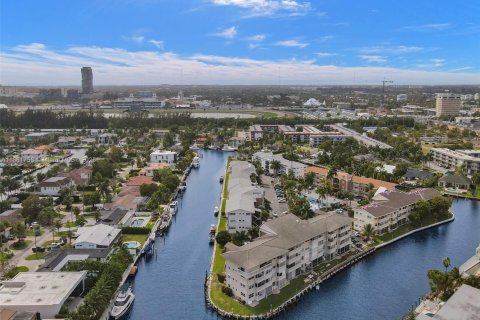 Condo in Hallandale Beach, Florida, 2 bedrooms  № 1892816 - photo 3