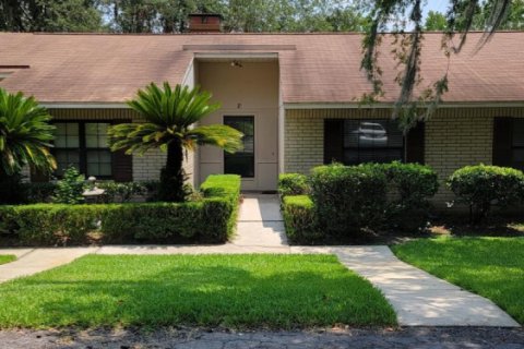 Condo in Melrose, Florida, 2 bedrooms  № 768997 - photo 1