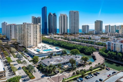 Condominio en venta en Sunny Isles Beach, Florida, 2 dormitorios, 100.98 m2 № 1867025 - foto 26