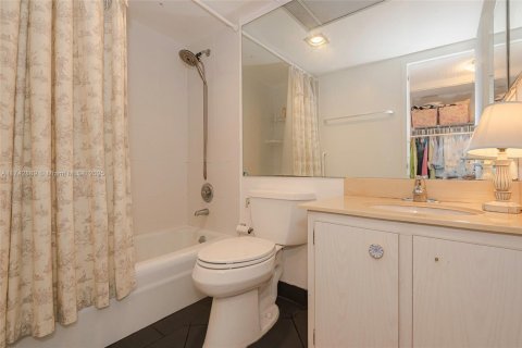 Condominio en venta en Sunny Isles Beach, Florida, 2 dormitorios, 100.98 m2 № 1867025 - foto 20