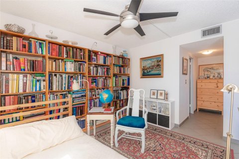 Condominio en venta en Sunny Isles Beach, Florida, 2 dormitorios, 100.98 m2 № 1867025 - foto 15