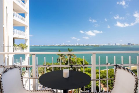 Condominio en venta en Miami, Florida, 2 dormitorios, 117.8 m2 № 2006592 - foto 16