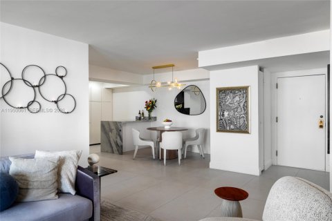 Condominio en venta en Miami, Florida, 2 dormitorios, 117.8 m2 № 2006592 - foto 3
