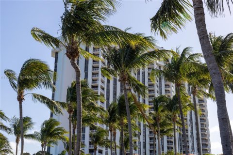 Condominio en venta en Miami, Florida, 2 dormitorios, 117.8 m2 № 2006592 - foto 20