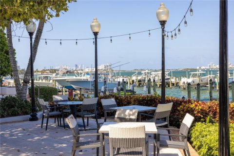 Condominio en venta en Miami, Florida, 2 dormitorios, 117.8 m2 № 2006592 - foto 23