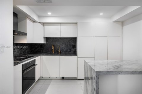 Condominio en venta en Miami, Florida, 2 dormitorios, 117.8 m2 № 2006592 - foto 7