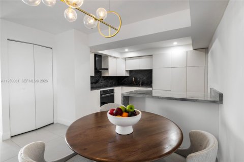 Condominio en venta en Miami, Florida, 2 dormitorios, 117.8 m2 № 2006592 - foto 8