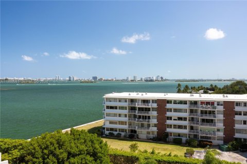 Condominio en venta en Miami, Florida, 2 dormitorios, 117.8 m2 № 2006592 - foto 17
