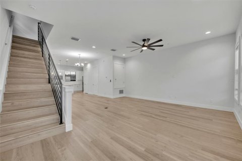 Townhouse in Orlando, Florida 3 bedrooms, 197.6 sq.m. № 2147489 - photo 18