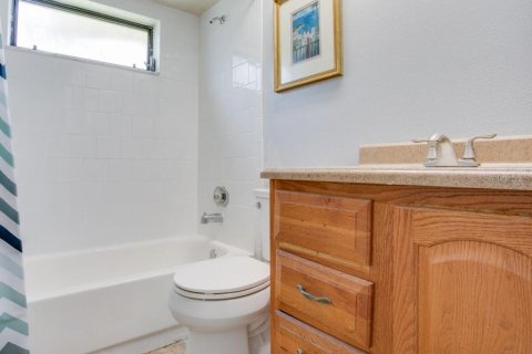 House in Brandon, Florida 3 bedrooms, 139.26 sq.m. № 1789454 - photo 29