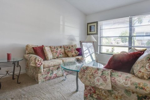 House in Brandon, Florida 3 bedrooms, 139.26 sq.m. № 1789454 - photo 15