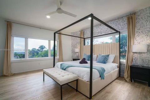 House in St. Lucie, Florida 10 bedrooms, 670.66 sq.m. № 1952640 - photo 22