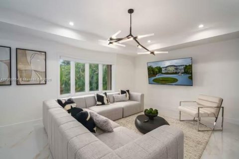 House in St. Lucie, Florida 10 bedrooms, 670.66 sq.m. № 1952640 - photo 15