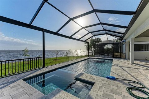 Villa ou maison à vendre à Port Charlotte, Floride: 3 chambres, 233.37 m2 № 2212788 - photo 3