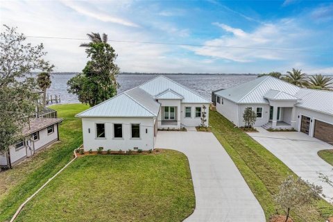 Villa ou maison à vendre à Port Charlotte, Floride: 3 chambres, 233.37 m2 № 2212788 - photo 5