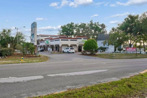 Propiedad comercial en venta en Spring Hill, Florida, 913.04 m2 № 2218713 - foto 8