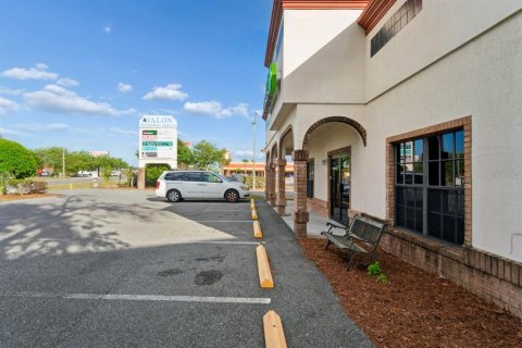 Propiedad comercial en venta en Spring Hill, Florida, 913.04 m2 № 2218713 - foto 6