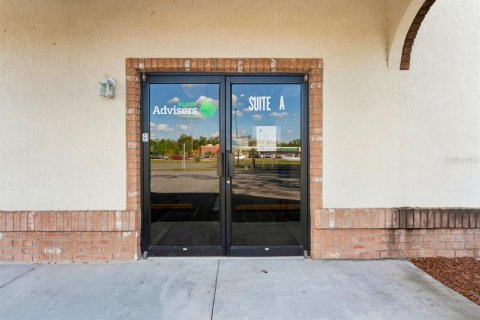 Propiedad comercial en venta en Spring Hill, Florida, 913.04 m2 № 2218713 - foto 24