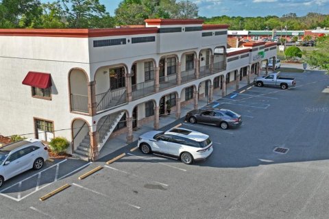 Propiedad comercial en venta en Spring Hill, Florida, 913.04 m2 № 2218713 - foto 2