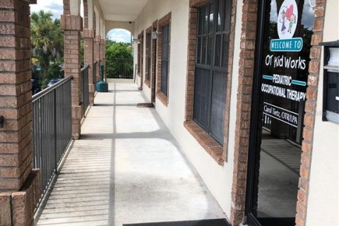 Propiedad comercial en venta en Spring Hill, Florida, 913.04 m2 № 2218713 - foto 22