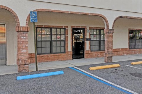 Propiedad comercial en venta en Spring Hill, Florida, 913.04 m2 № 2218713 - foto 3