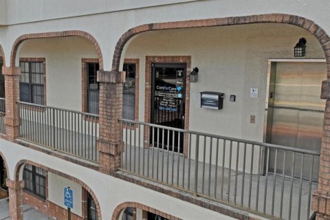 Propiedad comercial en venta en Spring Hill, Florida, 913.04 m2 № 2218713 - foto 5