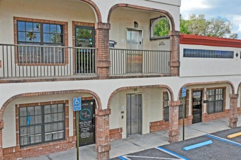 Propiedad comercial en venta en Spring Hill, Florida, 913.04 m2 № 2218713 - foto 4