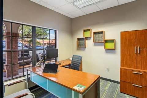 Propiedad comercial en venta en Spring Hill, Florida, 913.04 m2 № 2218713 - foto 30