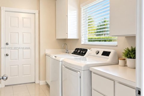 Villa ou maison à vendre à Palm City, Floride: 2 chambres, 141.68 m2 № 2431322 - photo 9
