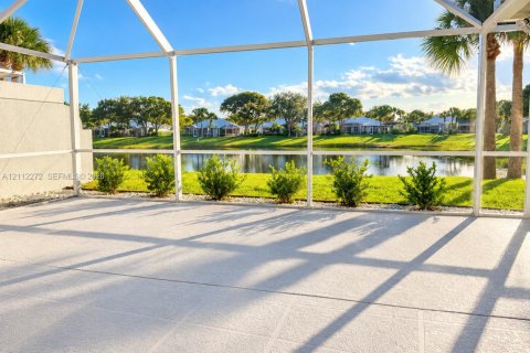 Villa ou maison à vendre à Palm City, Floride: 2 chambres, 141.68 m2 № 2431322 - photo 12