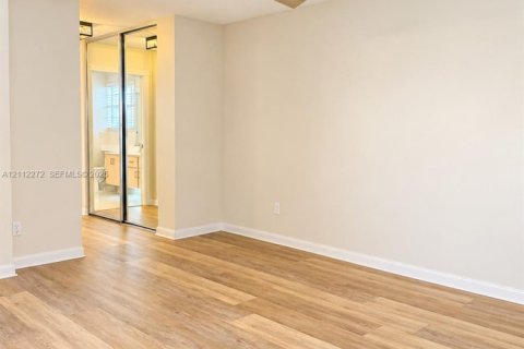 Villa ou maison à vendre à Palm City, Floride: 2 chambres, 141.68 m2 № 2431322 - photo 10