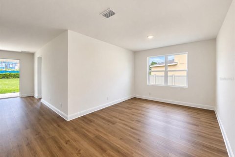 Villa ou maison à vendre à Minneola, Floride: 4 chambres, 195.37 m2 № 2389271 - photo 5