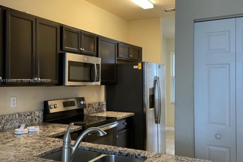 Touwnhouse à louer à Homestead, Floride: 3 chambres, 123.1 m2 № 2006913 - photo 3