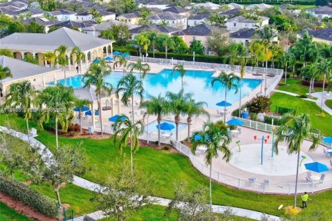 Touwnhouse à louer à Homestead, Floride: 3 chambres, 123.1 m2 № 2006913 - photo 9