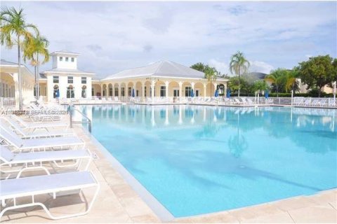 Touwnhouse à louer à Homestead, Floride: 3 chambres, 123.1 m2 № 2006913 - photo 14