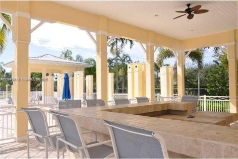 Touwnhouse à louer à Homestead, Floride: 3 chambres, 123.1 m2 № 2006913 - photo 12