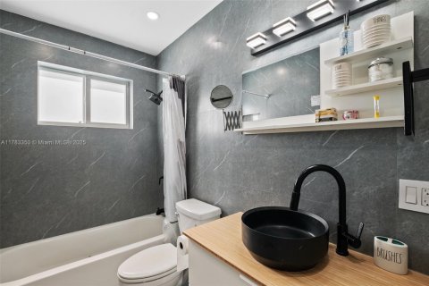 Villa ou maison à vendre à Hollywood, Floride: 4 chambres № 1958823 - photo 17