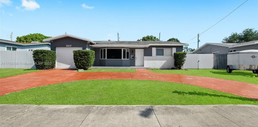 Villa ou maison à Hollywood, Floride 4 chambres № 1958823