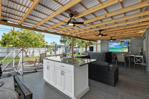 Villa ou maison à vendre à Hollywood, Floride: 4 chambres № 1958823 - photo 21